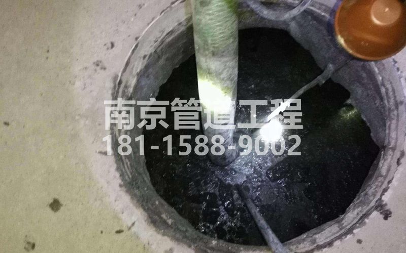 216板桥清理化粪池